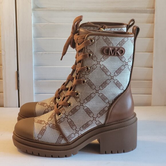 $106 NWT MICHAEL KORS Natural/Luggage Signature Boot - Picture 10 of 10